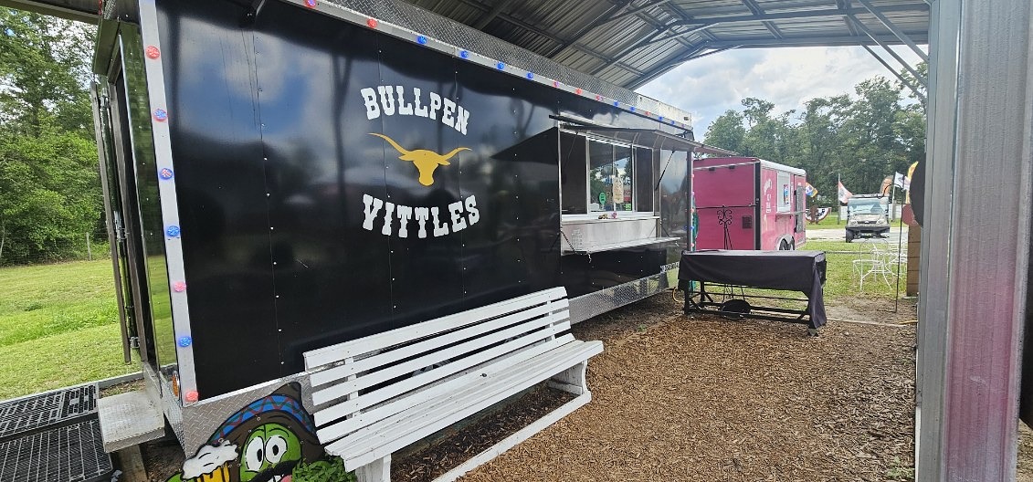 Vittles food at Edge of Town